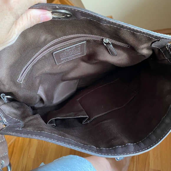 Gorgeous authentic Signature Coach Shoulder Bag - Picture 4 of 11
